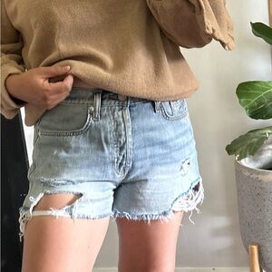 7 For All Mankind MONROE CUT-OFF SHORT. Size 27